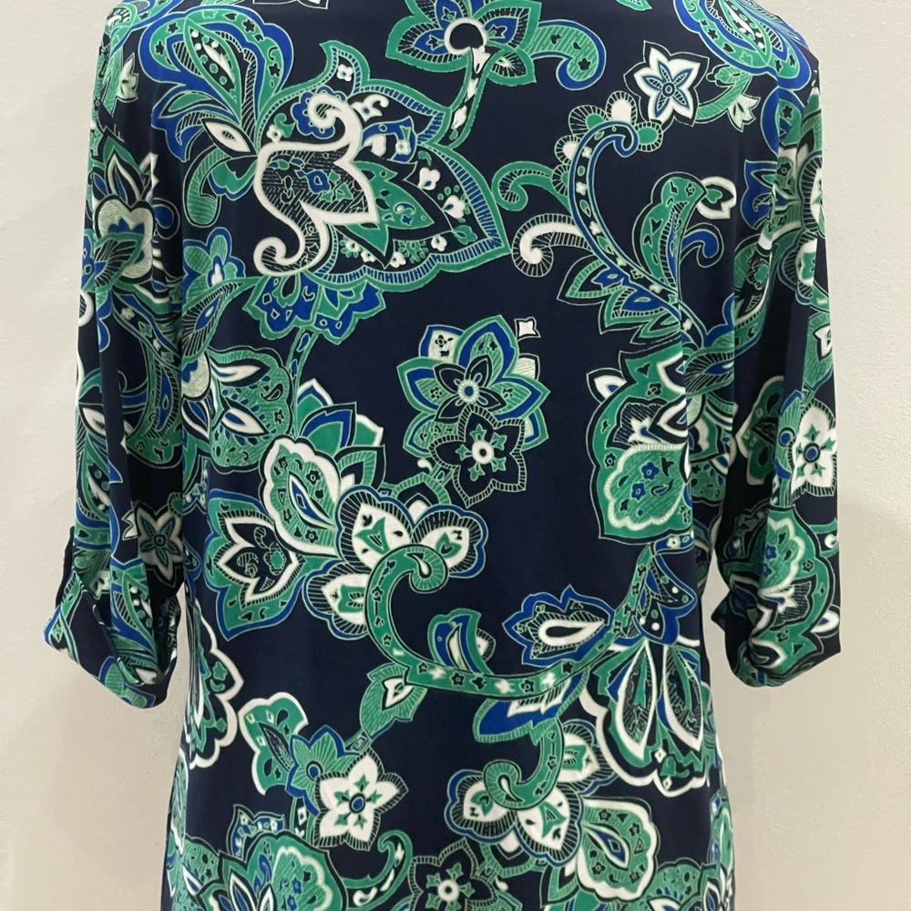 Charter Club M Petite Navy Patterned Blouse‎ with Cuffed Sleeves and Stretch - Picture 4 of 7